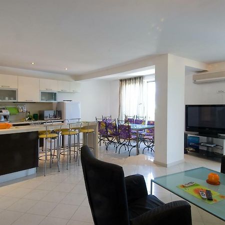 Mng Holiday Yassen Apartments Pantai Sunny Luaran gambar