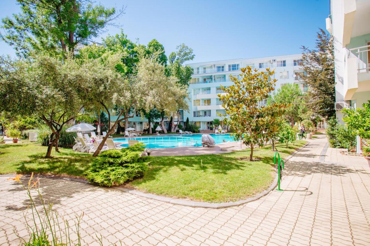 Mng Holiday Yassen Apartments Pantai Sunny Luaran gambar