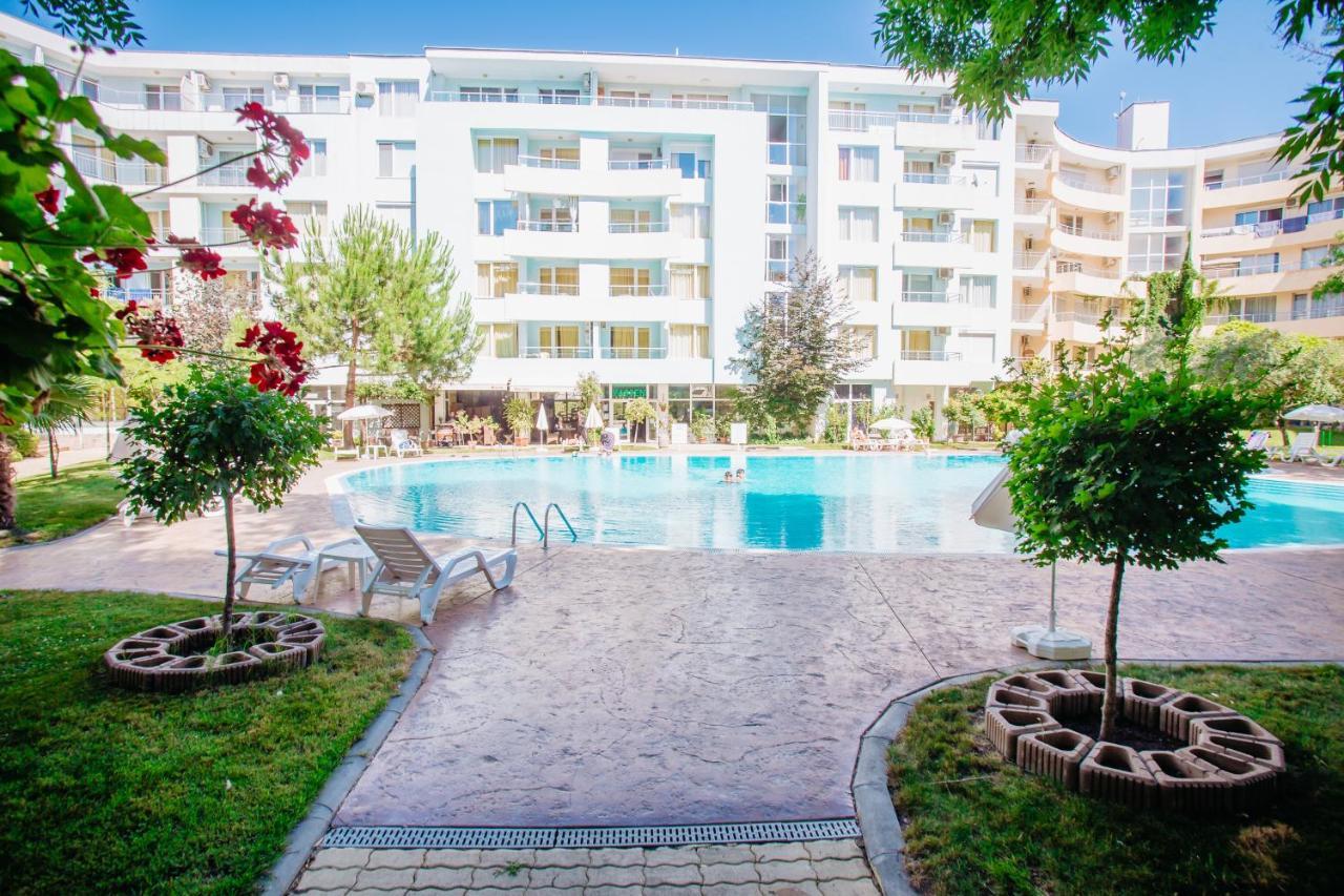Mng Holiday Yassen Apartments Pantai Sunny Luaran gambar
